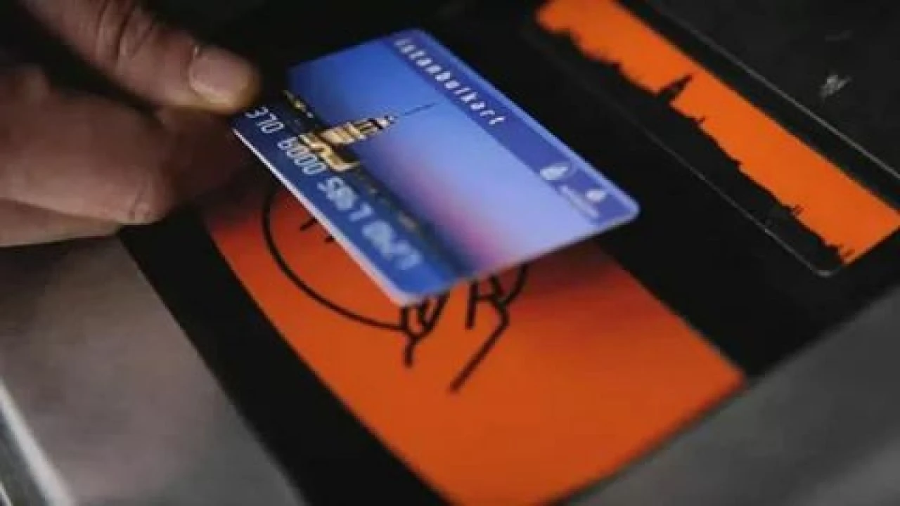 İBB'nin İstanbulkart indirimine 30 yaş sınırına tepki yağıyor: Anayasanın 10'uncu maddesine aykırı - 1. Resim