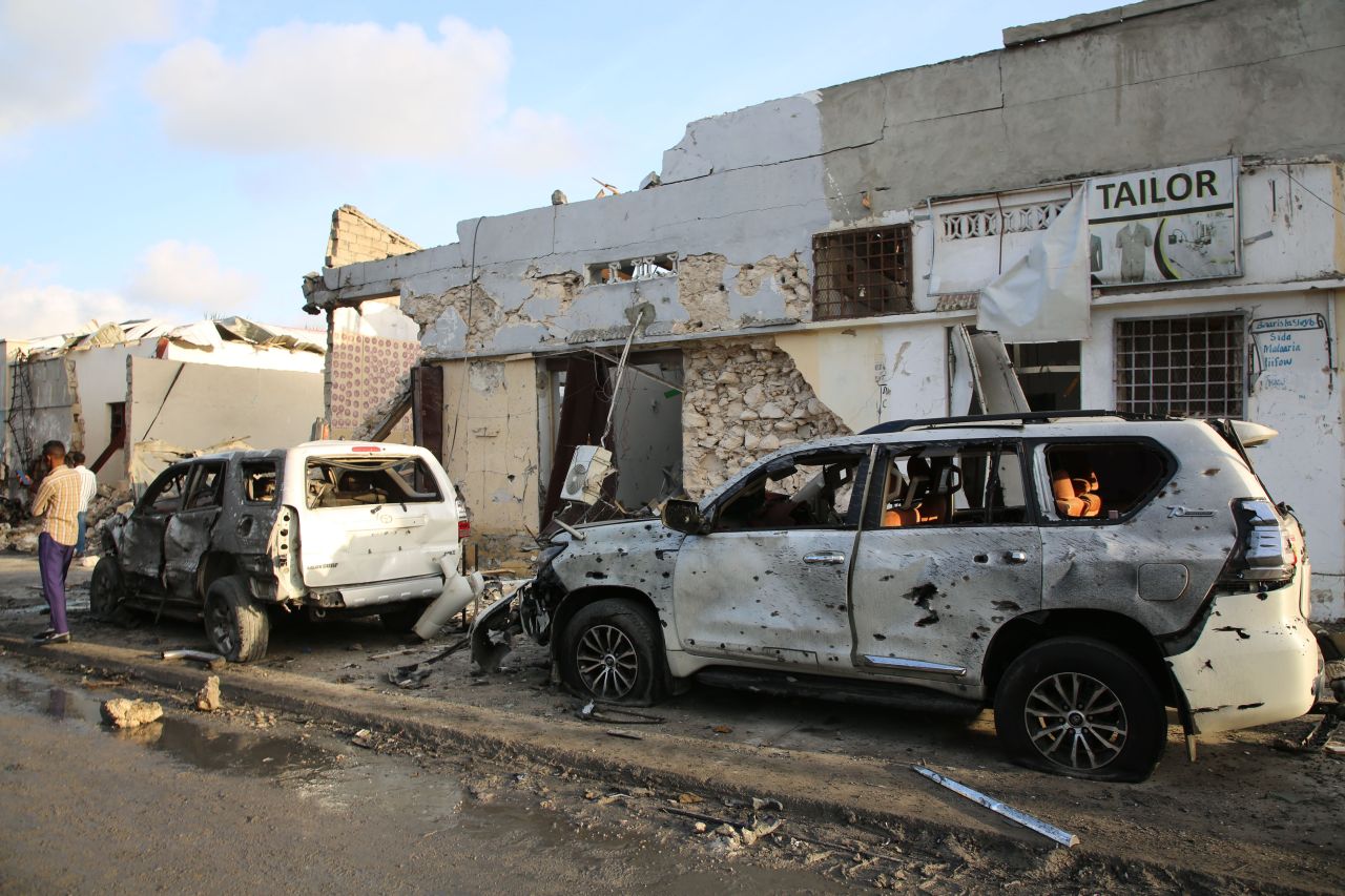 Maç izleyenlere bombalı araçla saldırı! 5 kişi öldü, 20 kişi yaralandı - 3. Resim