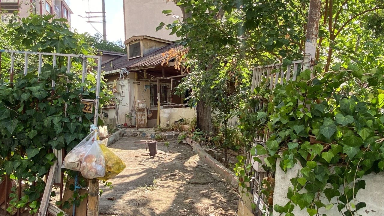 Mahalledeki kötü kokunun sebebi ortaya çıktı! Gecekonduda ceset dehşeti