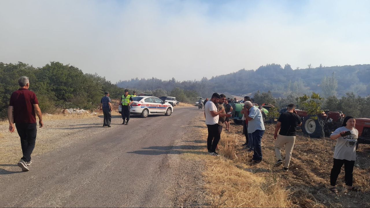 Soma'da yangın yerleşim yerlerine ulaştı: Mahalleler boşaltılıyor - 1. Resim