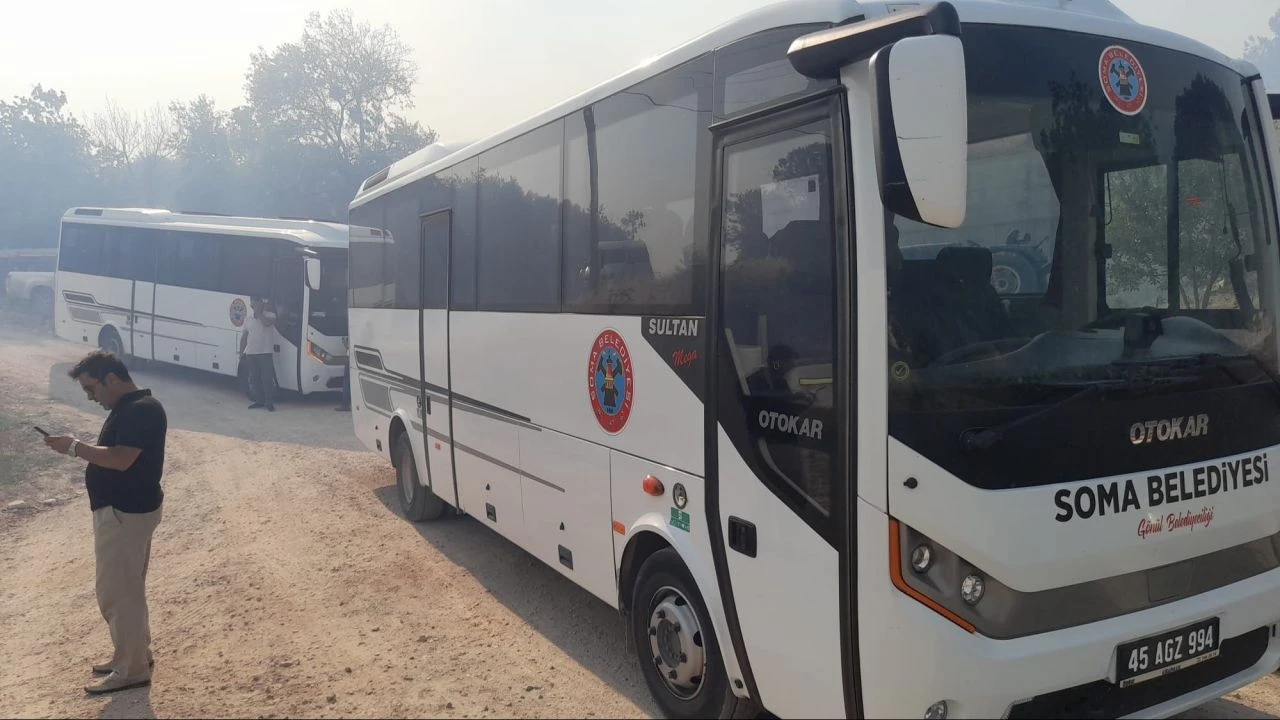 Soma'da yangın yerleşim yerlerine ulaştı: Mahalleler boşaltılıyor