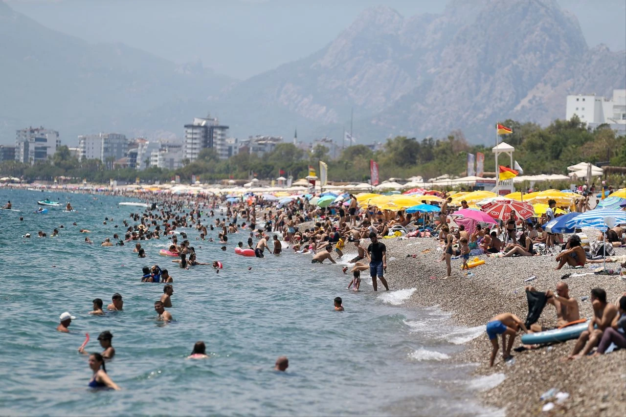 Antalya'da nefes alınmıyor! Nem yüzde 81'e dayandı