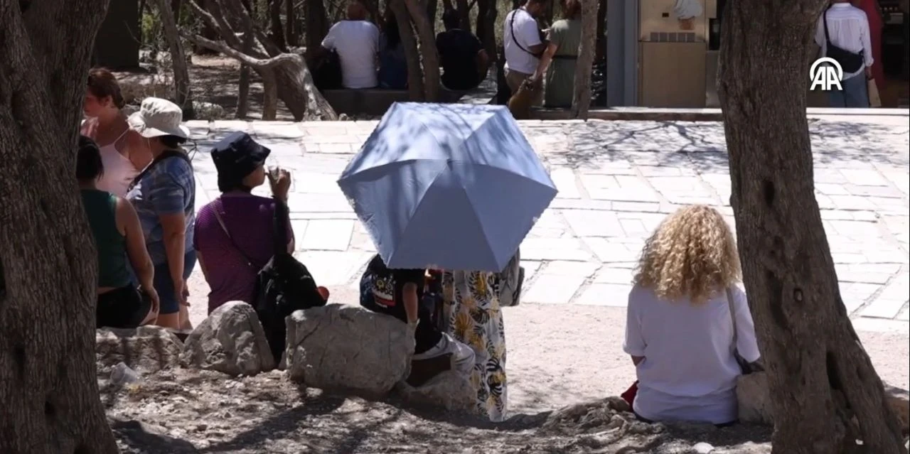 Meteoroloji'den bunaltan sıcaklar uyarısı! Komşudan buraya geliyor: Kırmızı alarm verildi mesailer değişti