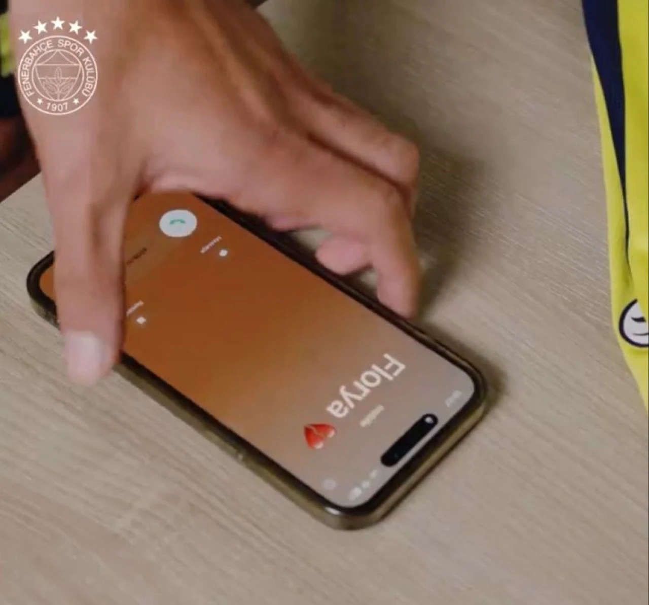 Oğuz Aydın transferini açıklayan Fenerbahçe'den Galatasaray'a gönderme 