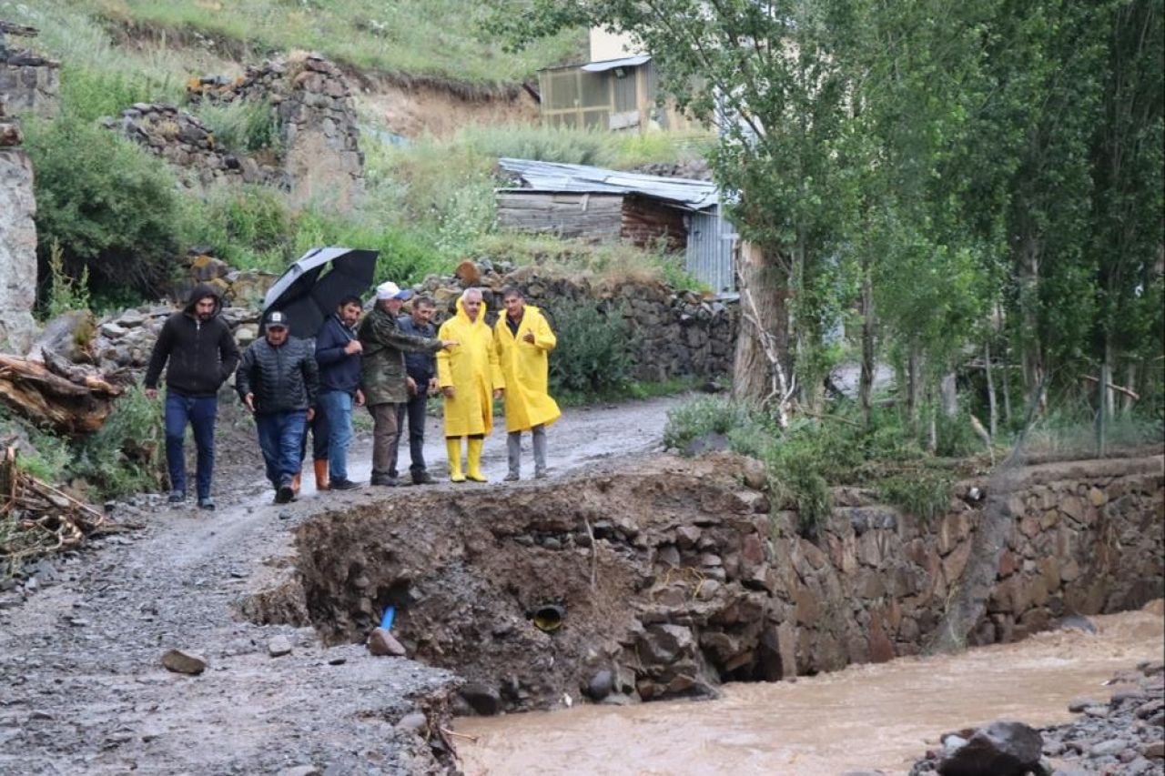 Oltu'da sel felaketi: Köprüler yıkıldı evler, sular altında kaldı - 3. Resim