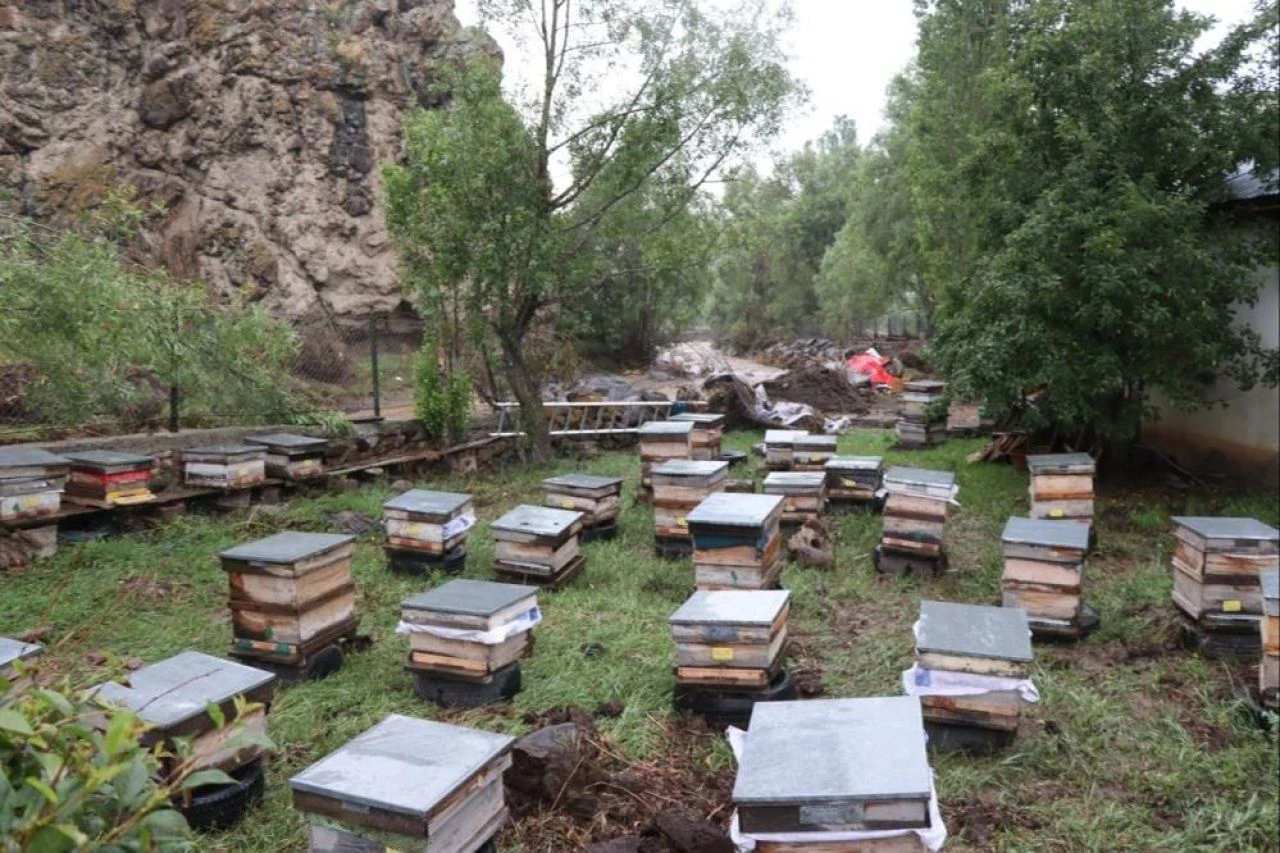 Oltu'da sel felaketi: Köprüler yıkıldı evler, sular altında kaldı - 4. Resim