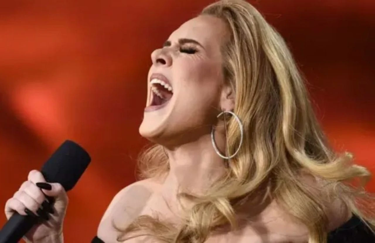Albüm bekleyenlere kötü haber! Adele müziğe ara veriyor