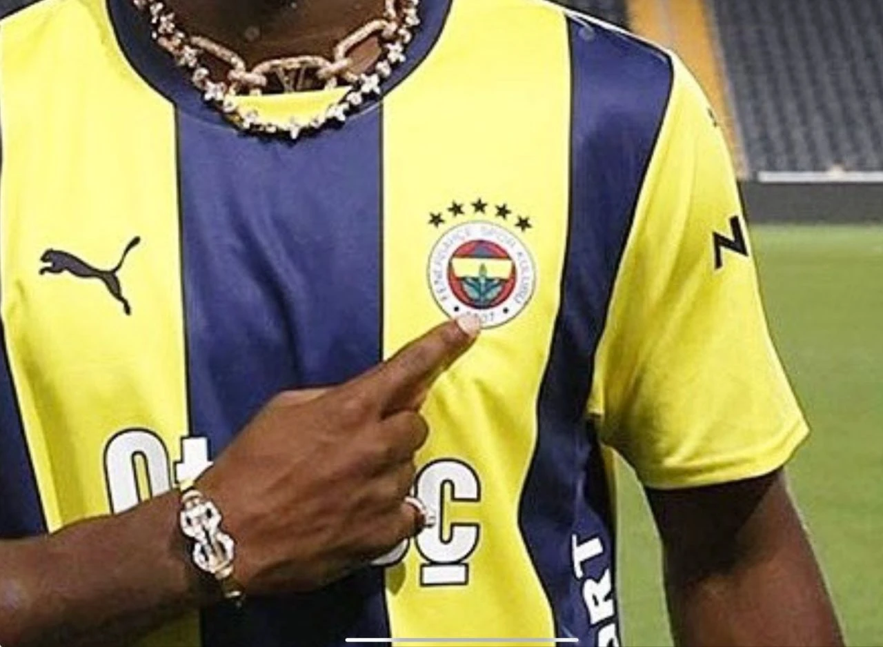 Fenerbahçe'nin yeni transferi Saint-Maximin Trabzonspor taraftarı ile atıştı: Ağla iyi gelir - 1. Resim