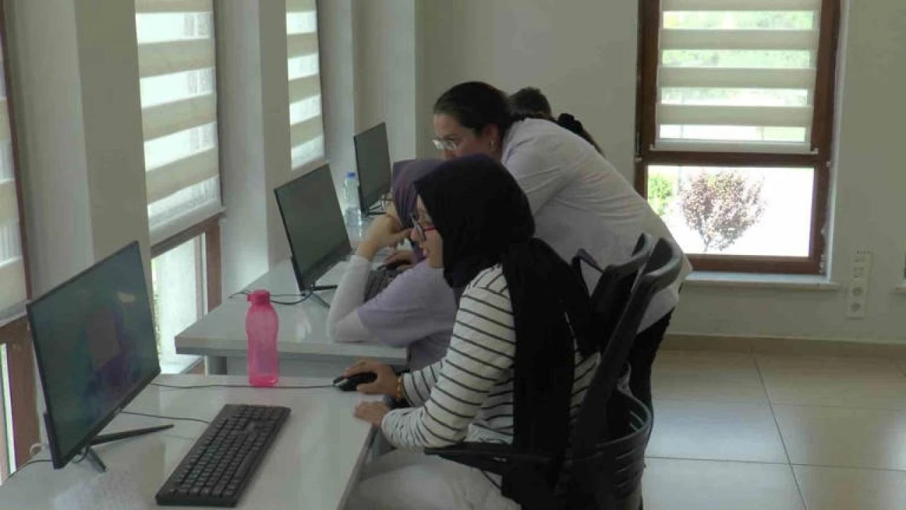 Geleceğin 'Bayraktarları' Kayseri'deki atölyelerde yetişiyor! "Herkesi buraya davet ediyoruz"