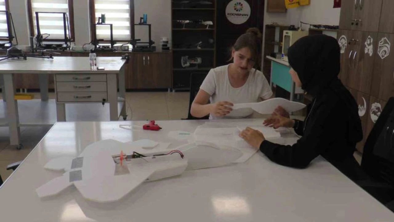 Geleceğin 'Bayraktarları' Kayseri'deki atölyelerde yetişiyor! "Herkesi buraya davet ediyoruz"