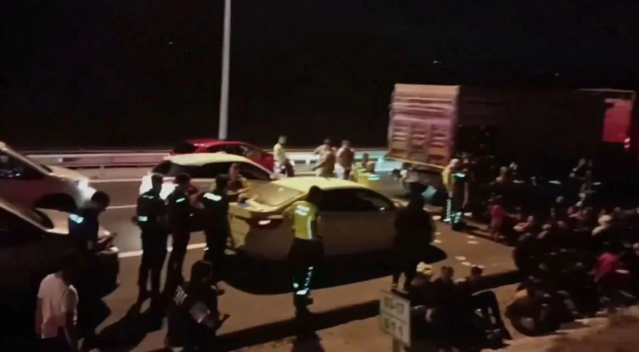 İnsan kaçakçılığına geçit yok! 5 organizatör tutuklandı, 94 düzensiz göçmen yakalandı