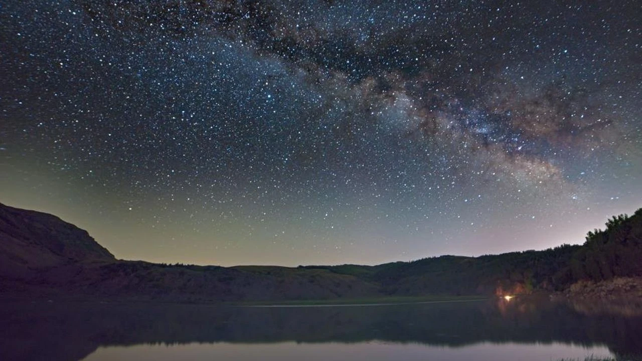 İsveç değil Bitlis! Kalderanın yıldızlarla buluşması görenleri büyüledi