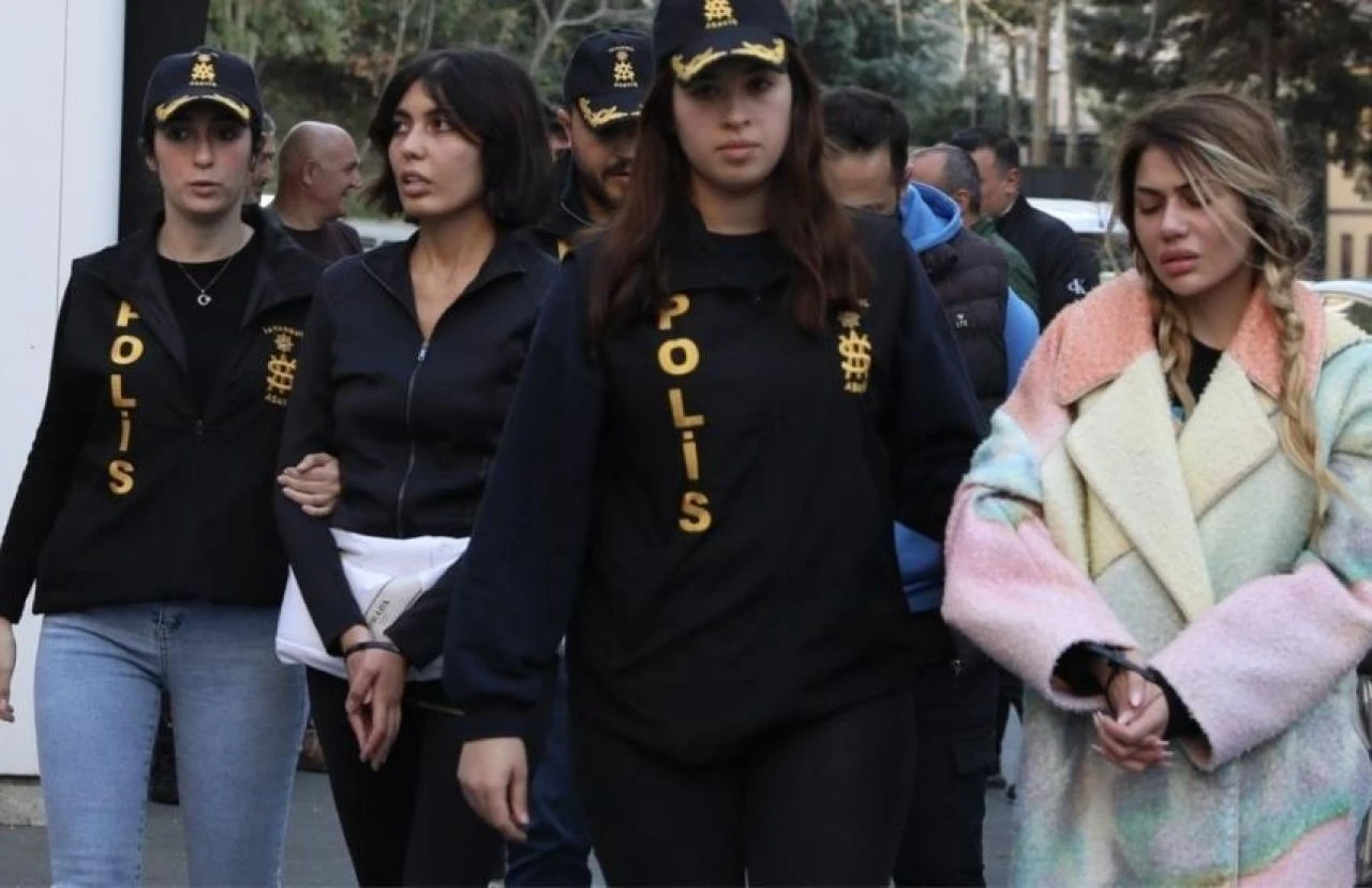 Nihal Candan tatilde Bahar Candan hapiste! Gelen eleştirilere ilk cevap geldi - 4. Resim