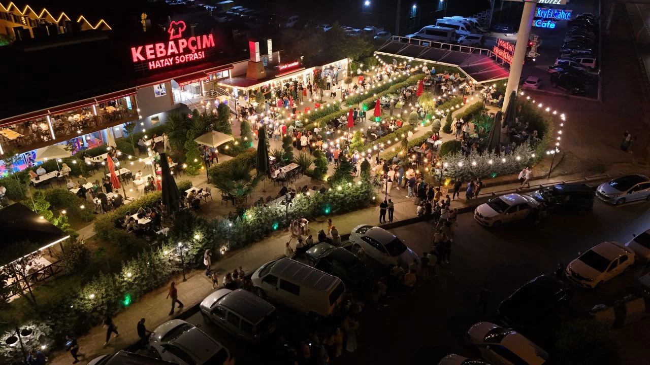 Fiyatını duyan akın etti, metrelerce sıra oldu! 100 gramı 100 lira