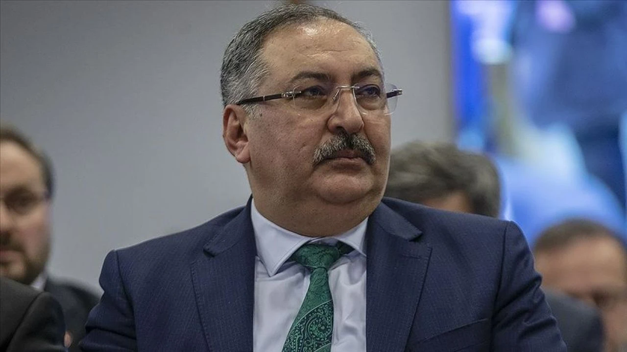 Anayasa Mahkemesi üyeliğine seçilen Metin Kıratlı Ankara Üniversitesi Hukuk Fakültesinden mezun oldu