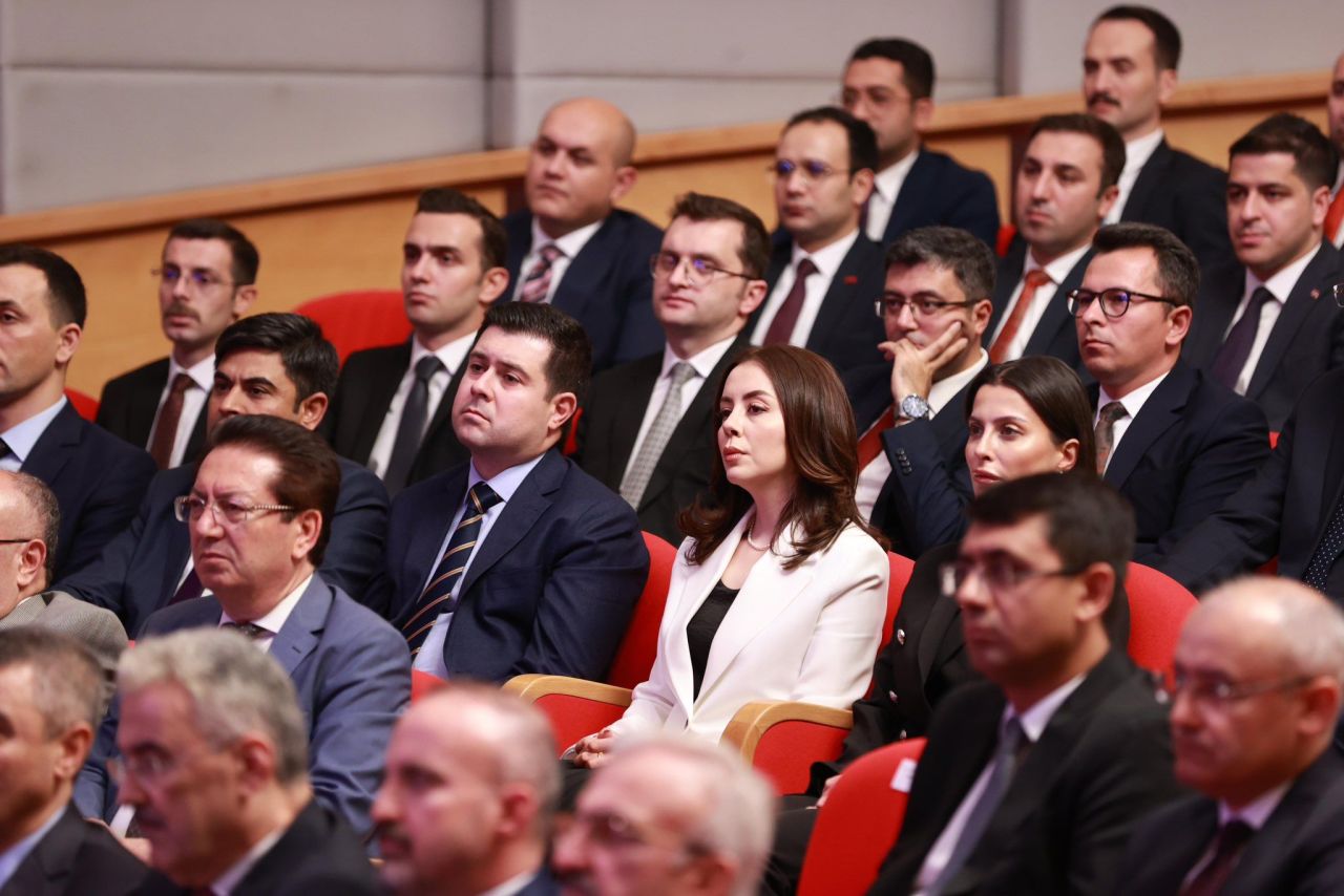 Bakan Yerlikaya’dan kaymakam adaylarına tavsiye: Yöneticiler kibir değil tevazu ve şefkat göstermeli! - 2. Resim