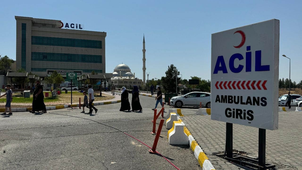 Dicle Üniversitesi Hastanesi&#039;nde 74 kişi zehirlendi! Başhekimden açıklama geldi