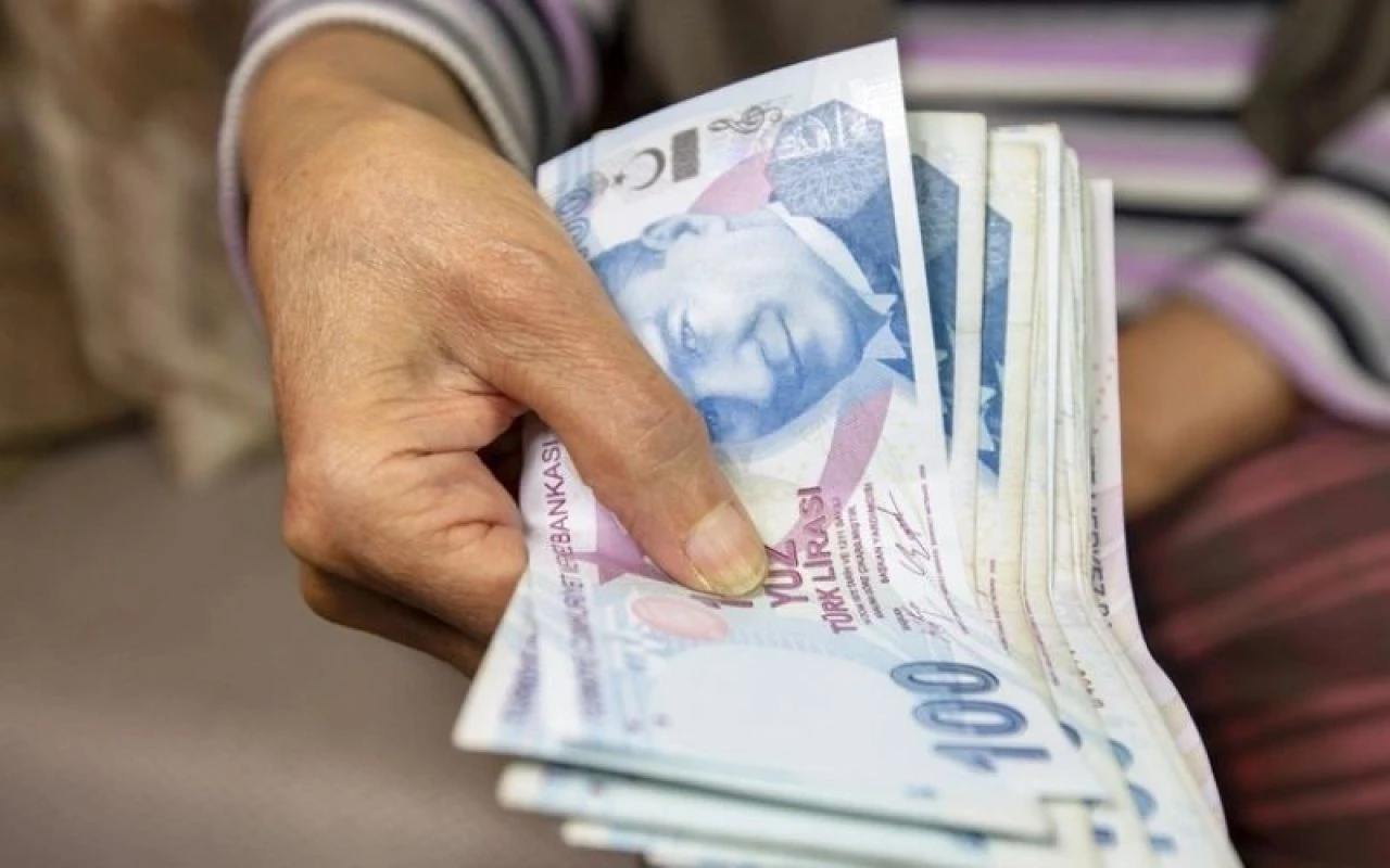 Emekli promosyonu için temmuz zammı! Bankalar kesenin ağzını açtı: 18 bin TL'ye kadar çıkıyor
