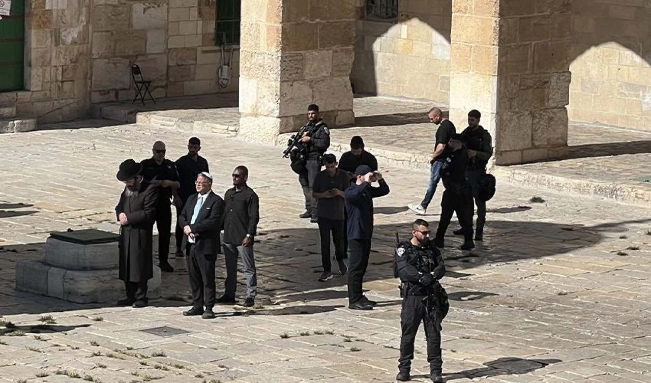 İsrailli aşırı sağcı Bakan yine Mescid-i Aksa'ya baskın düzenledi - 2. Resim