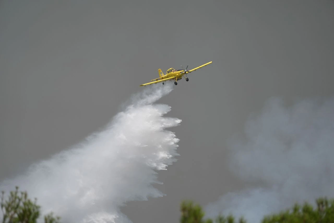 İzmir Gaziemir yangını nedeniyle Adnan Menderes Havalimanı'nda bazı seferler düzenlenemiyor