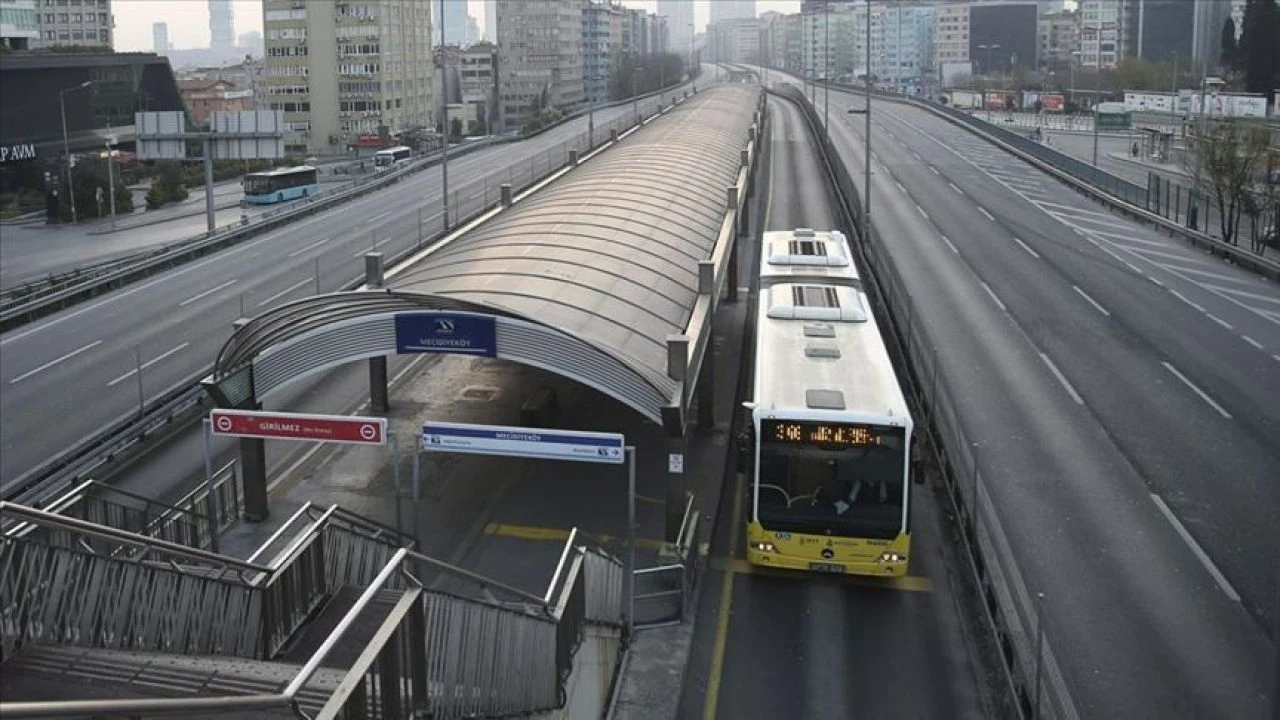 Metrobüs hattı Söğütlüçeşme yönü Sefaköy durağı 2 gün boyunca kapalı olacak
