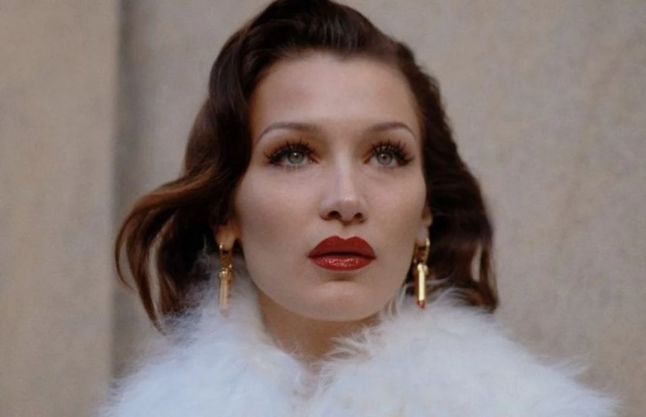 Adidas'ın Bella Hadid kampanyasına İsrail'den tepki! Baskılar sonucu özür mesajı geldi