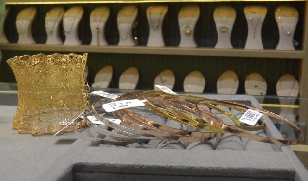 Altın bilezikte moda değişti! Kuyumcular zarar ettirmeyen modeli açıkladı