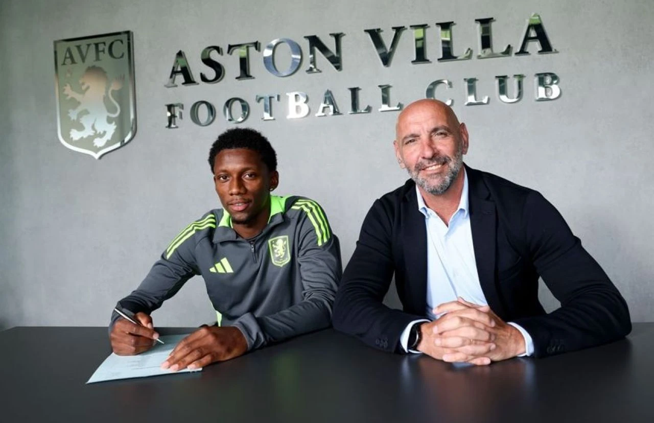 Aston Villa, Hull City'nin yıldızı Jaden Philogene'yi transfer etti - 1. Resim