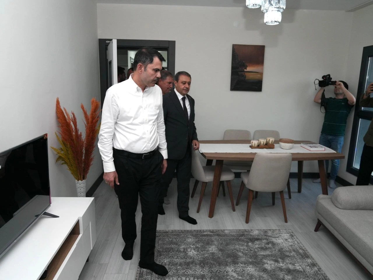 Bakan Kurum Şanlıurfa’da 2025’i işaret etti: Teslim edilmeyen tek bir konut ve işyeri kalmayacak!