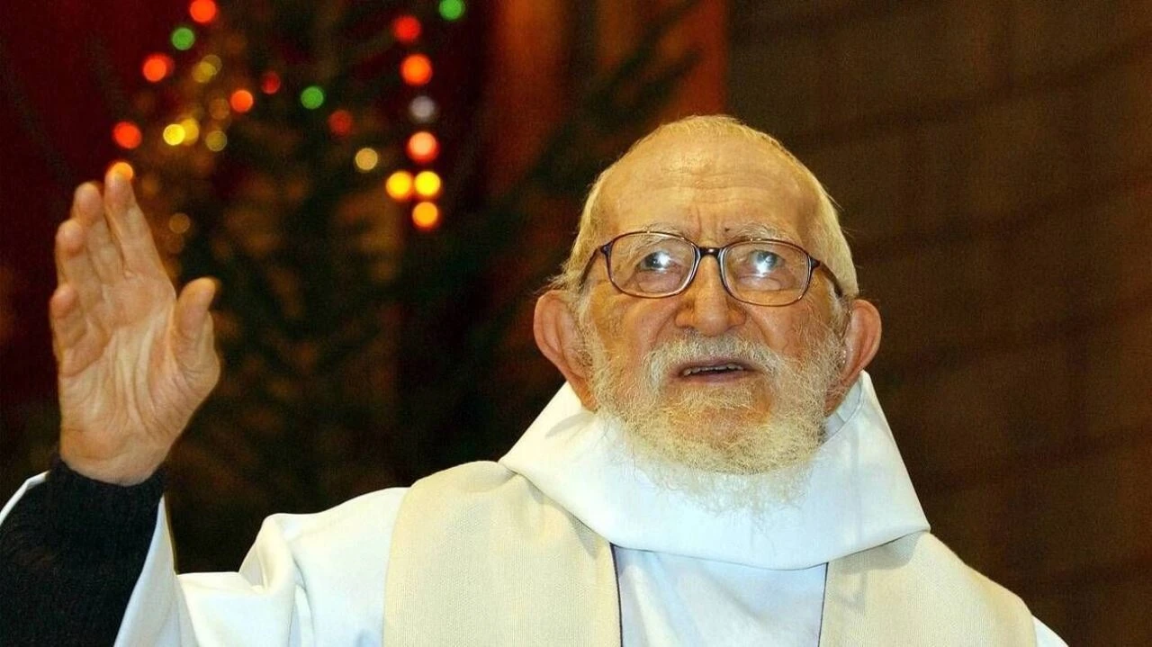 'İyiliğin vücut bulmuş hali' diye anılıyordu: Fransız rahip Abbé Pierre öldükten 17 yıl sonra cinsel saldırıyla suçlanıyor