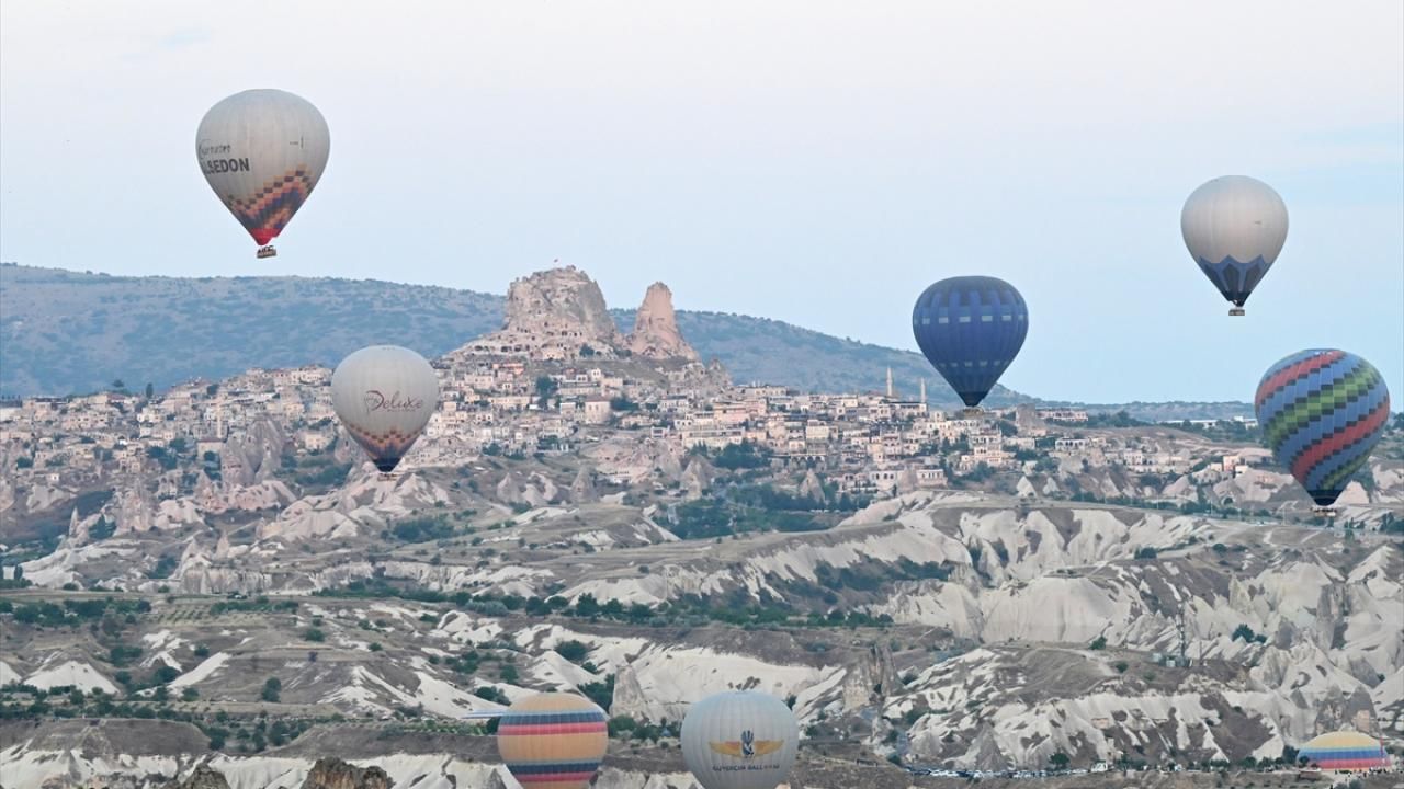 Kapadokya’daki balon turlarına rüzgar engeli! Hafta sonu yeniden düzenlenecek - Gündem