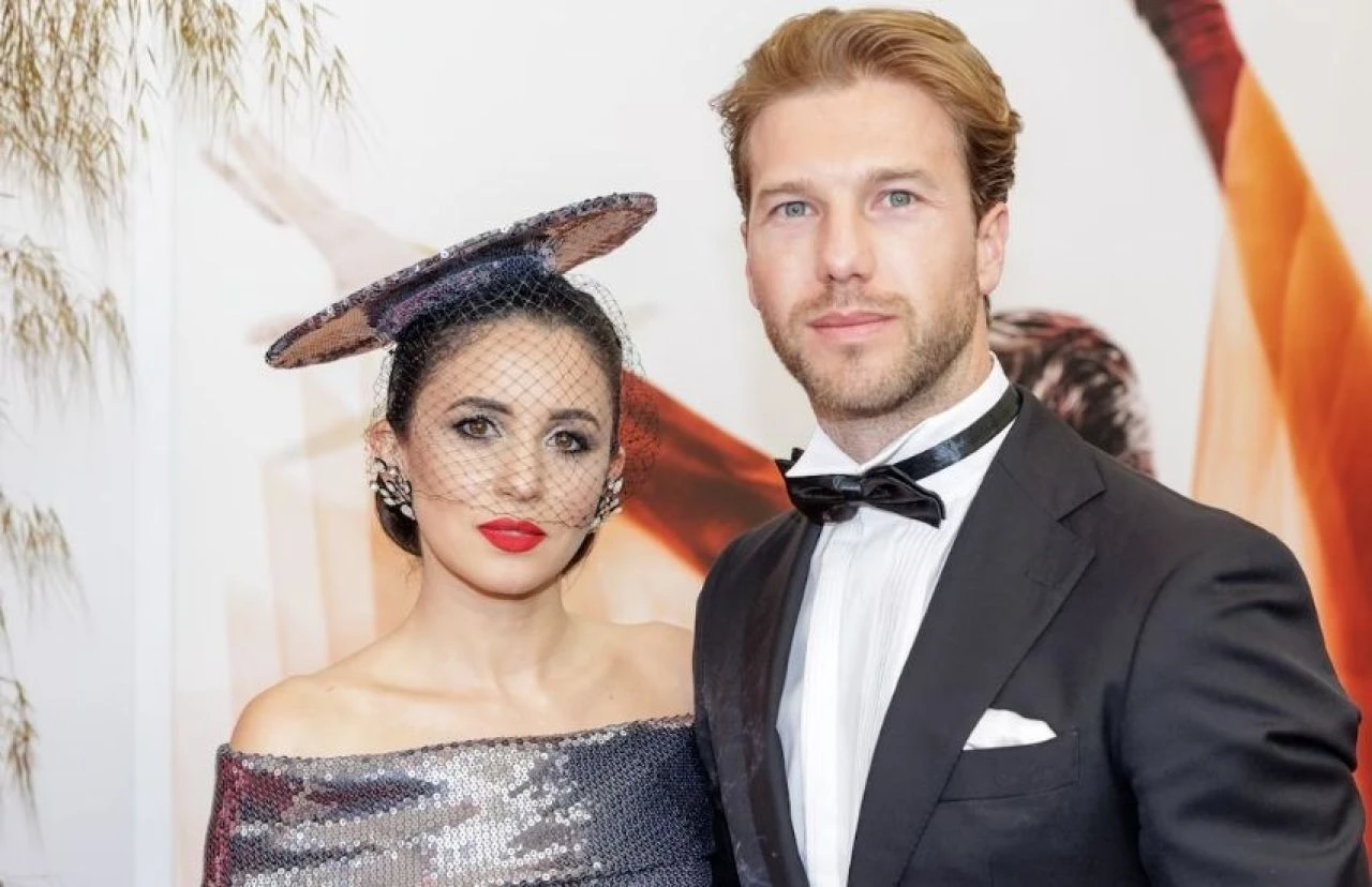 Karsu Hollandalı sevgilisiyle evleniyor! Kına gecesinden ilk kareler geldi