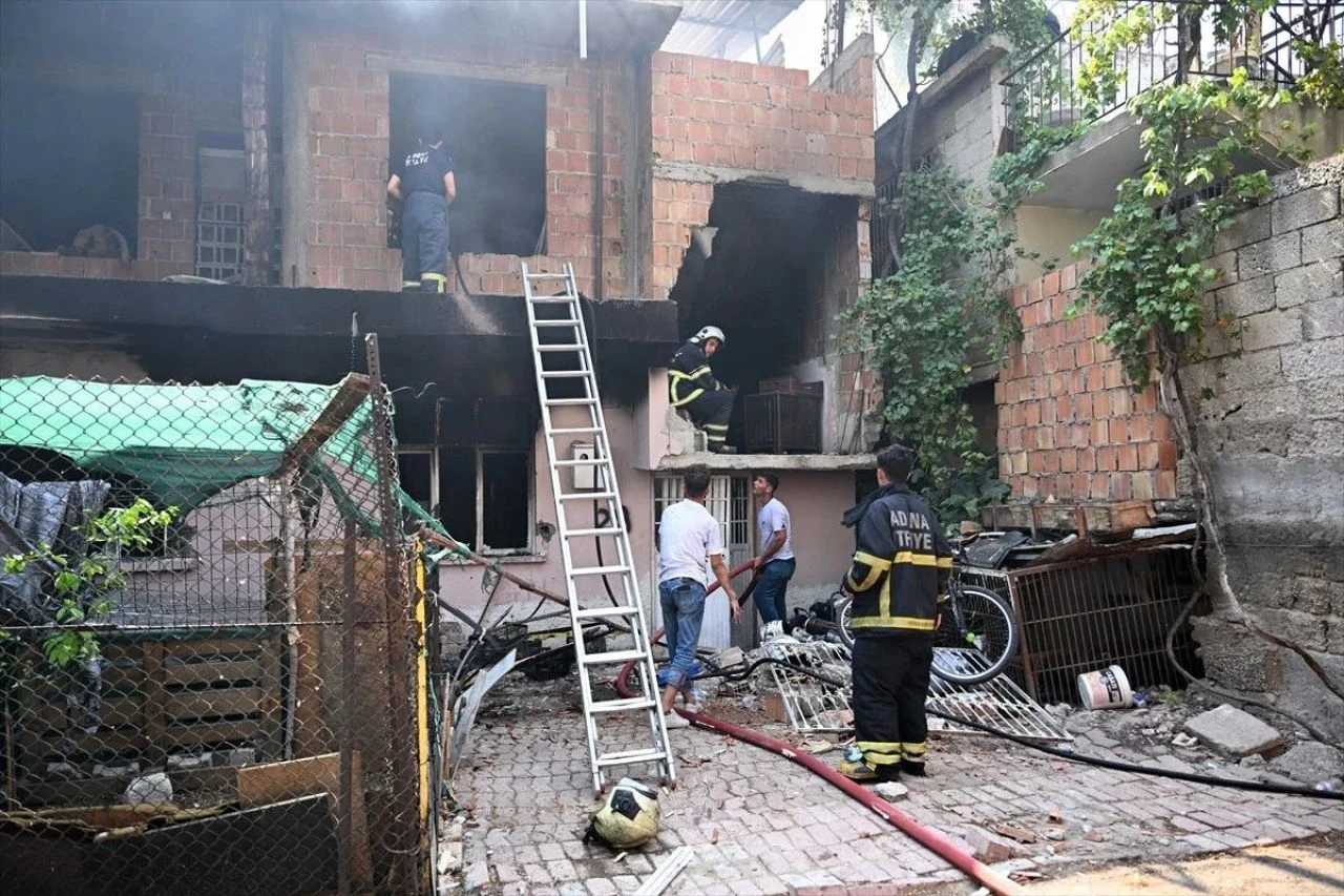 Adana'da akıllara durgunluk veren olay! Kocasına kızıp evi ateşe verdi - 2. Resim