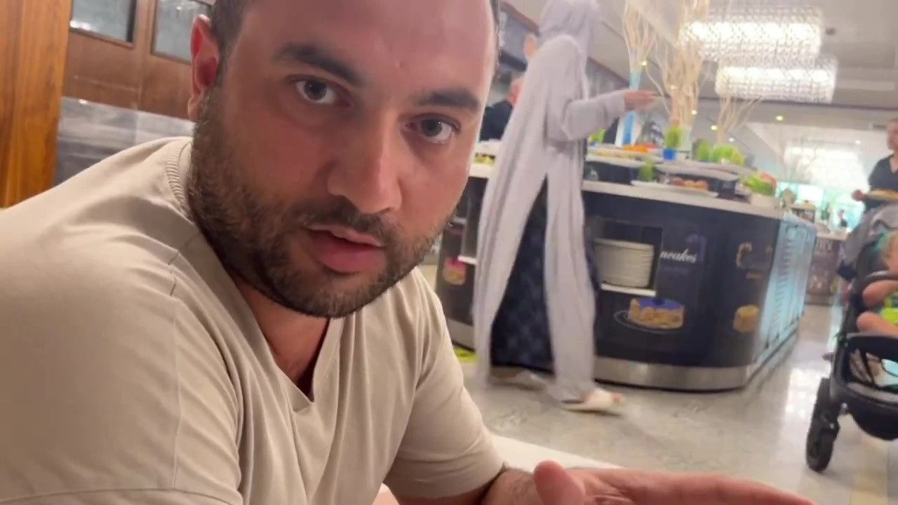 Antalya'da lüks otelde dünyanın en ilginç olayı yaşandı! Kliması çalışmayınca yatağını restorana attı