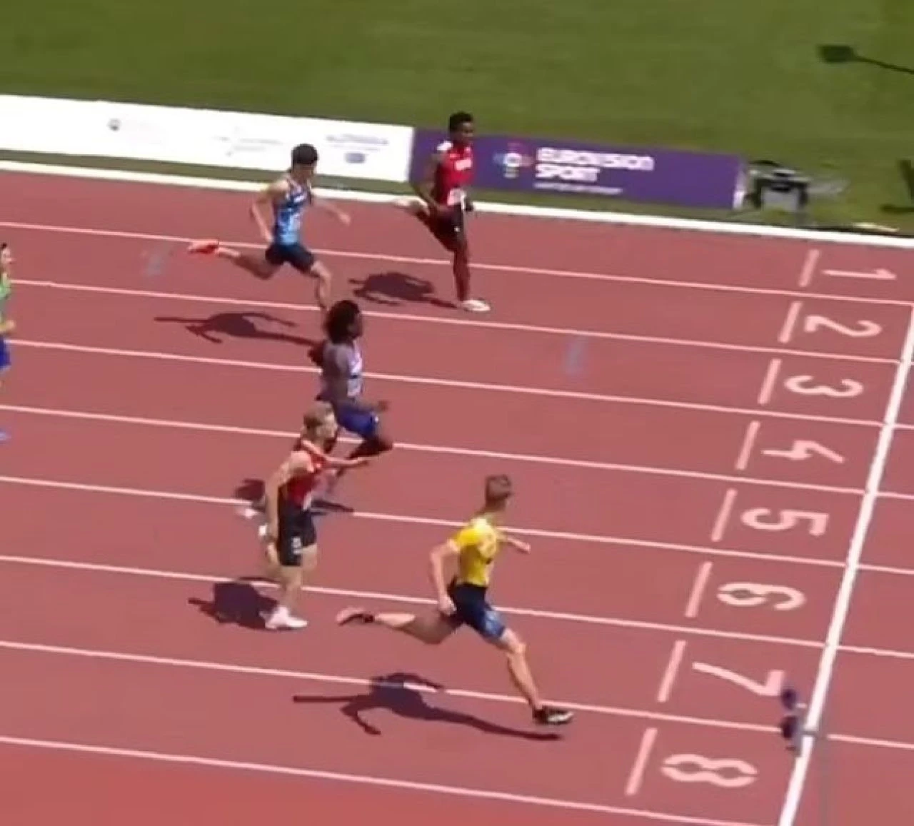 Atletizm şampiyonasında amatör hata! Erken sevinci podyumdan etti 