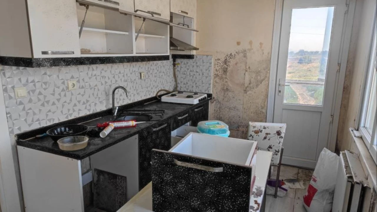 Çilingir yardımıyla dairesine giren ev sahibi hayatının şokunu yaşadı! 250 bin liralık zarar var - 1. Resim