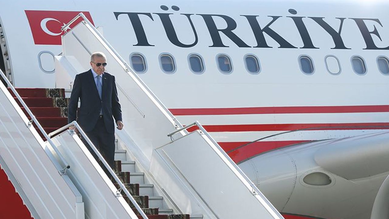 Cumhurbaşkanı Recep Tayyip Erdoğan, KKTC'ye gitti - Politika