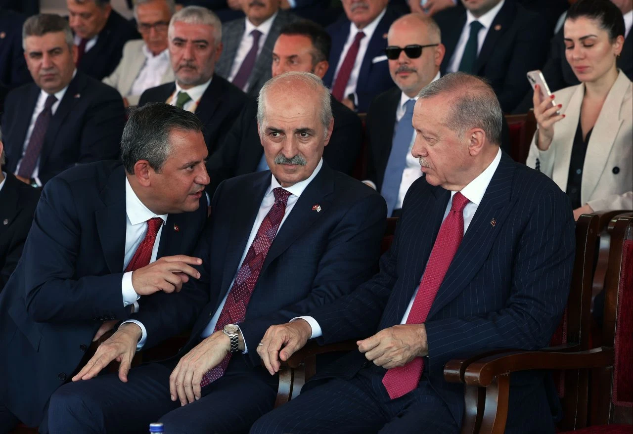 Erdoğan ile Özel'in samimi sohbeti gündem olmuştu! Konuşulanlar öğrenildi