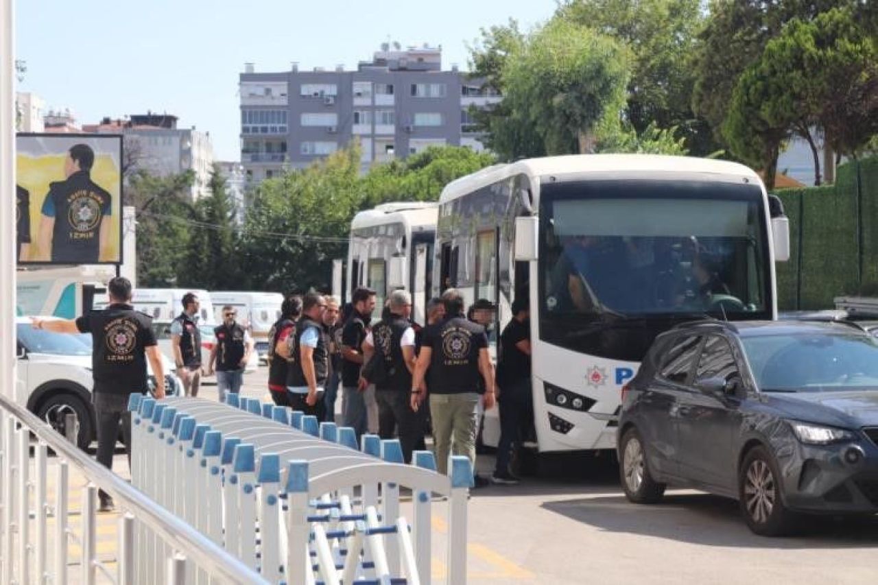 İzmir'de 2 kişinin ölümüne neden olan elektrik kaçağı davasında gelişme! 3 kişi serbest bırakıldı - 1. Resim