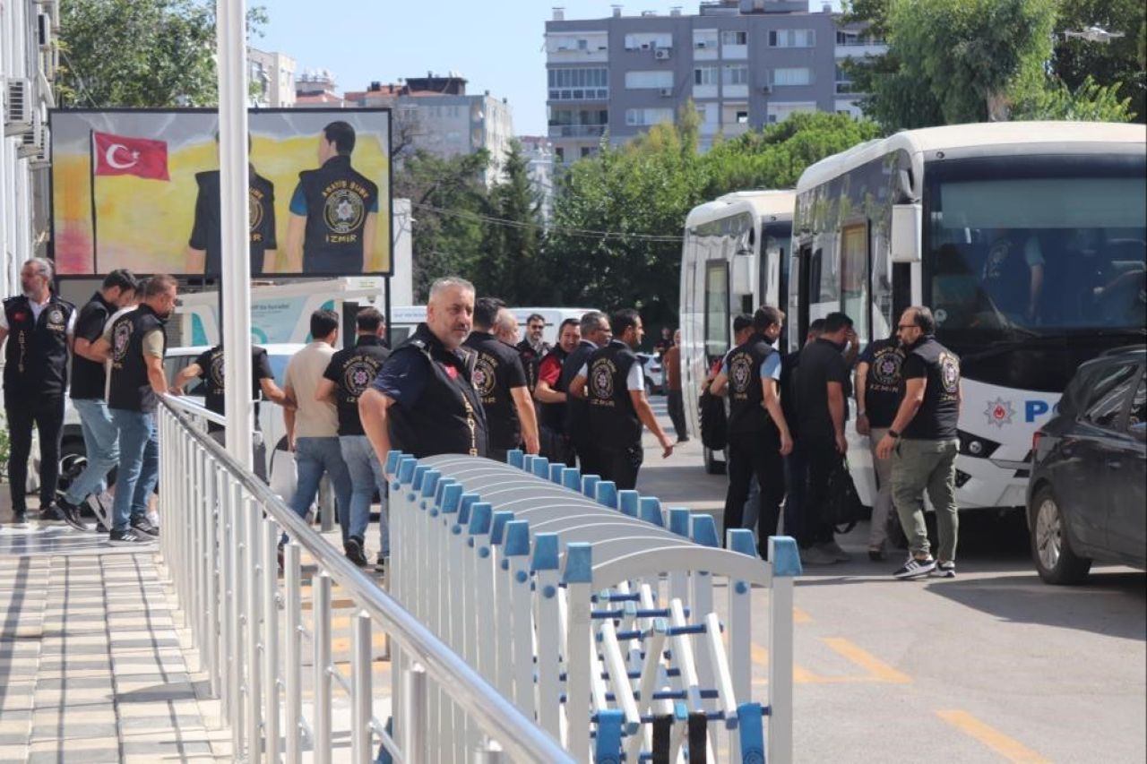 İzmir'de 2 kişinin ölümüne neden olan elektrik kaçağı davasında gelişme! 3 kişi serbest bırakıldı - 3. Resim