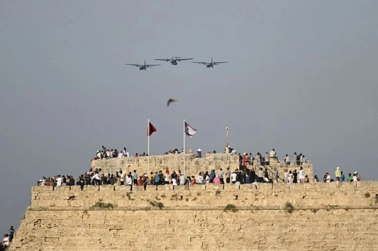 Kıbrıs Barış Harekatı'nın 50. yılında TCG Anadolu'dan gövde gösterisi - 6. Resim