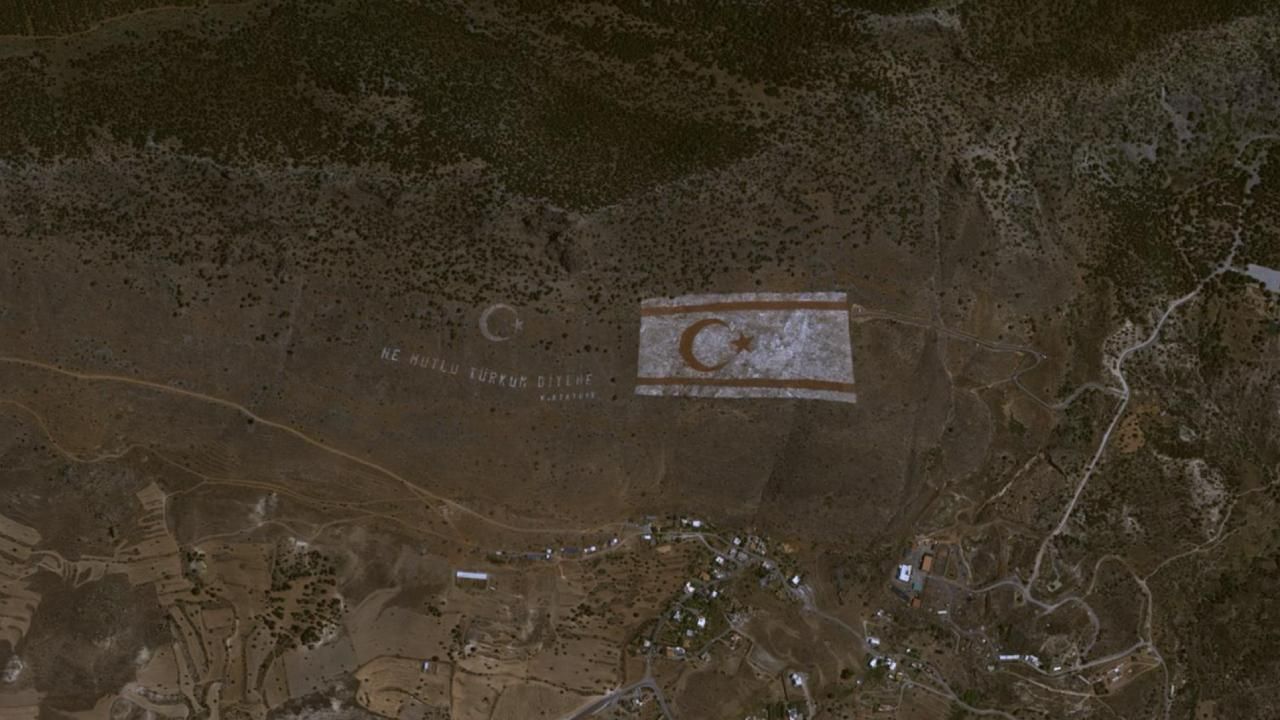 MSB'den gururlandıran Göktürk-1 uydusu görüntüleri! Kıbrıs ve Türk bayrakları tek karede - Gündem