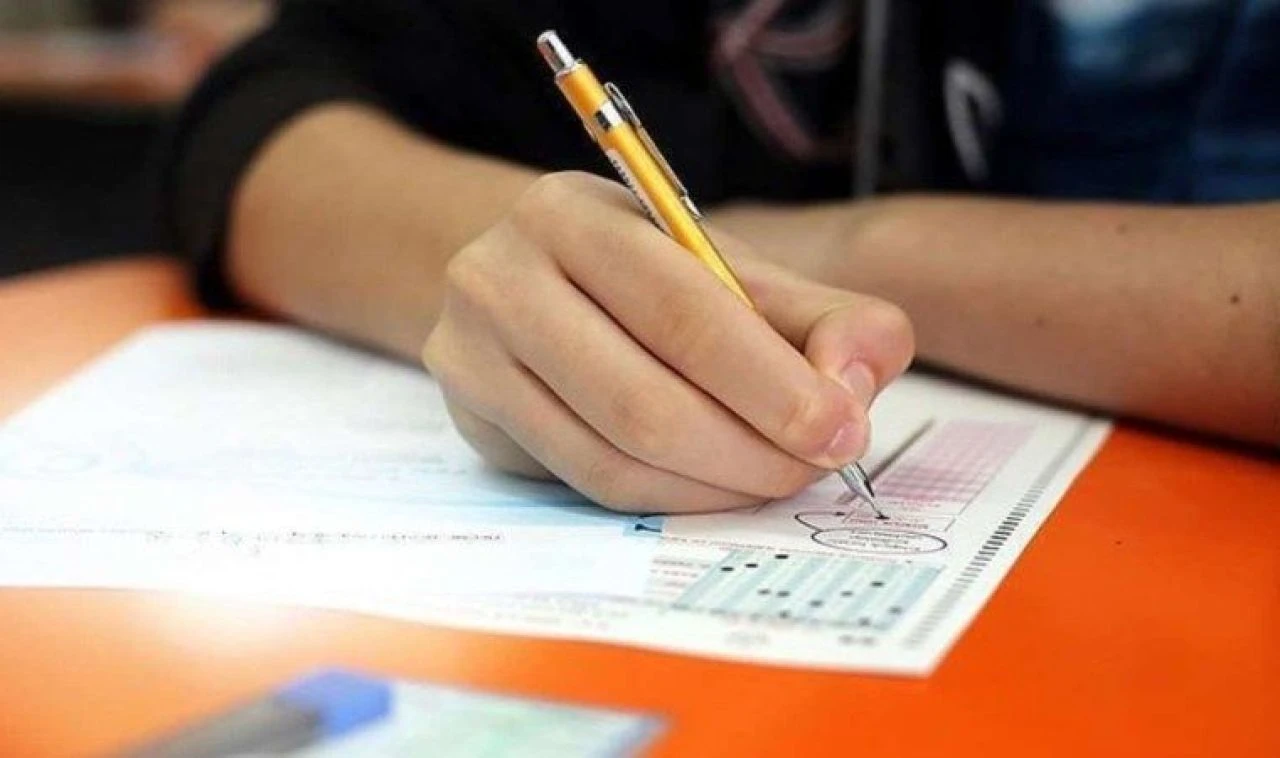 On binlerce memur adayı KPSS'de ter döküyor! Alan Bilgisi sınavı başladı - 2. Resim