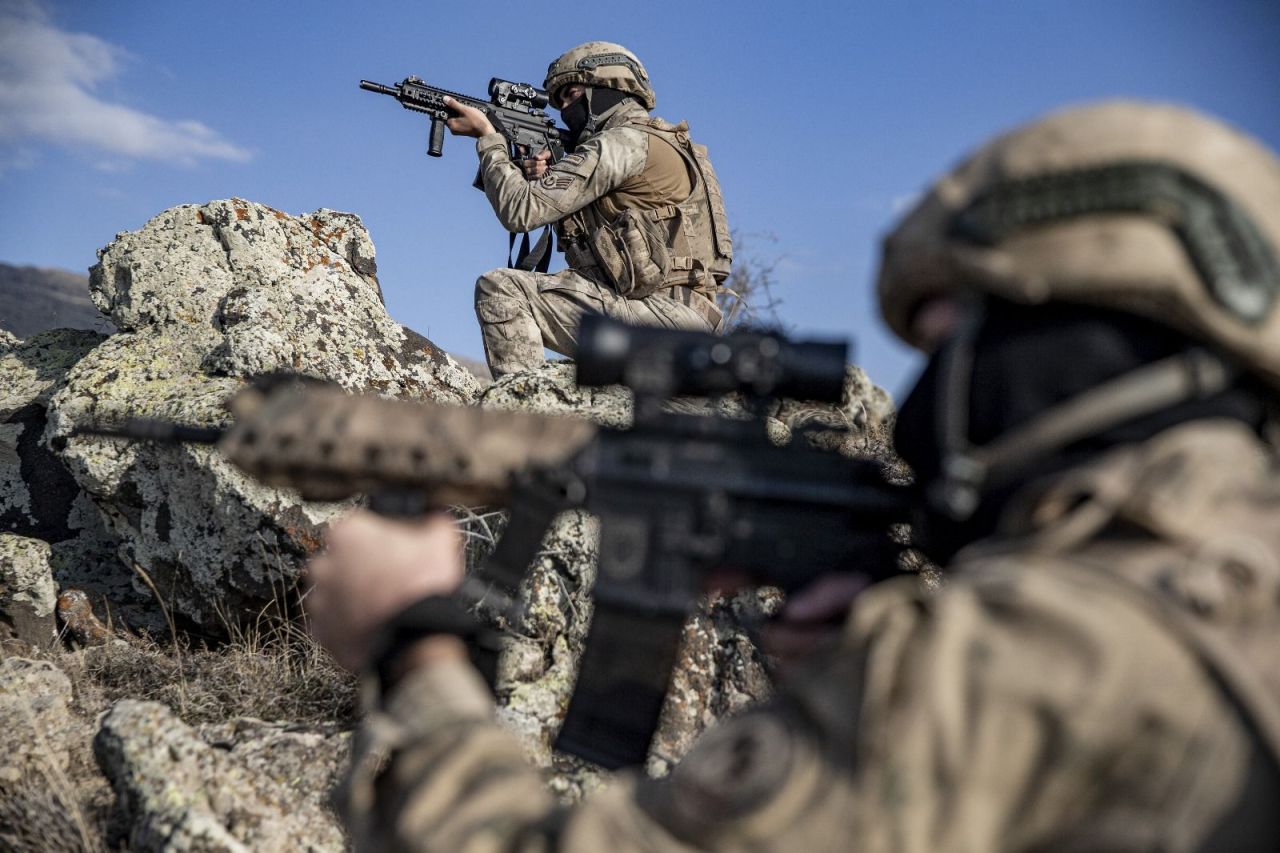 PKK'ya ağır darbe! Irak ve Suriye'nin kuzeyinde 19 terörist etkisiz hale getirildi - 1. Resim