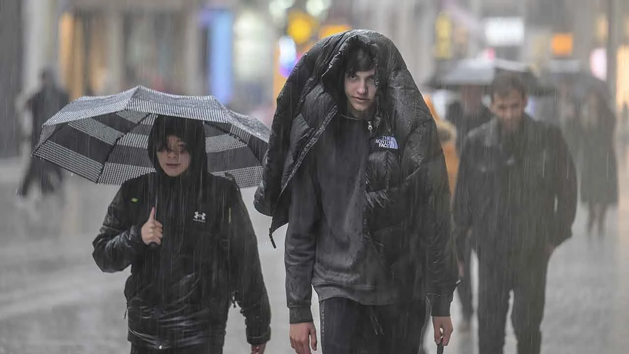 Sıcaklar kavururken Meteoroloji'den bu sefer sağanak uyarısı geldi! 6 kentte etkili olacak  - 3. Resim