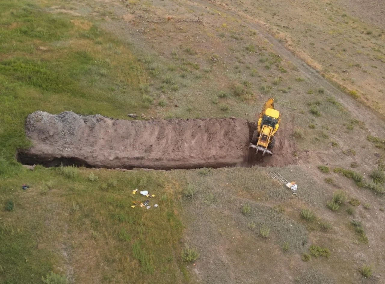 İran-Türkiye sınırından geçen Van'daki aktif fay hattı! Uzmanlar yer katmanını kazıyor