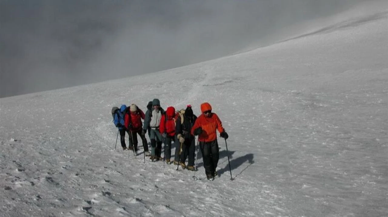 Ağrı Dağı'nda 2 kişi kayboldu! Arama çalışmaları sürüyor