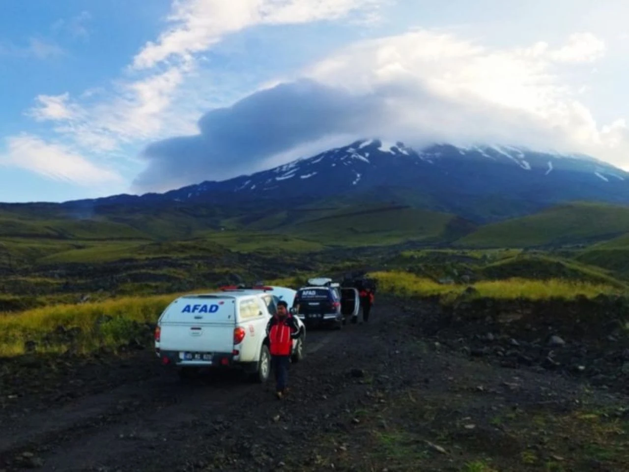Ağrı Dağı'nda 2 kişi kayboldu! Arama çalışmaları sürüyor