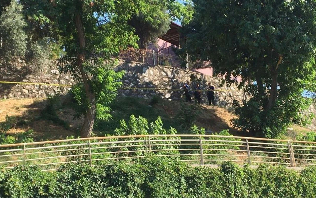 Dehşete düşüren görüntüler! Sokak ortasında kanlar içinde bulundu