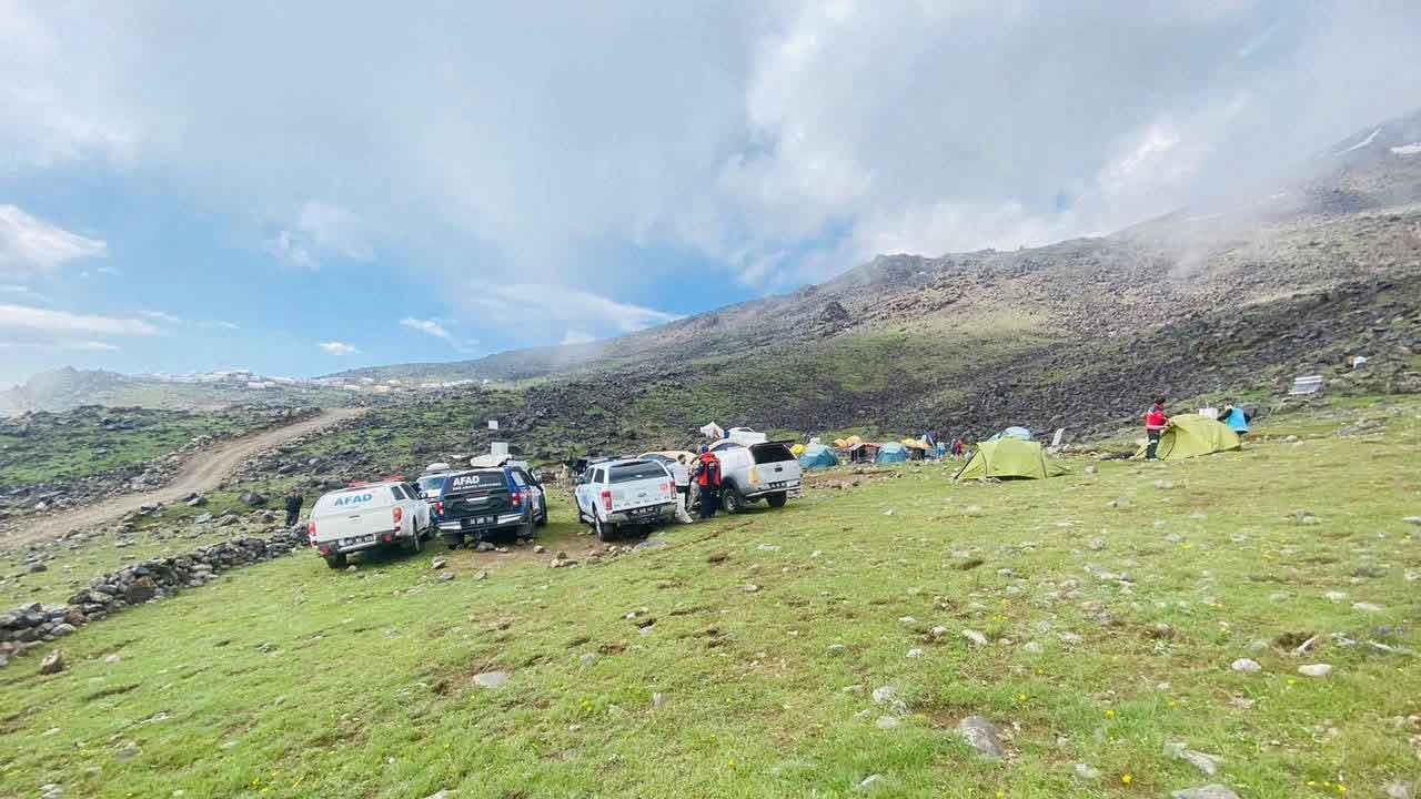 Ağrı Dağı'nda acı haber: Tipide kaybolan 2 dağcının cansız bedenlerine ulaşıldı - Gündem